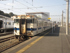 直方駅でのキハ147