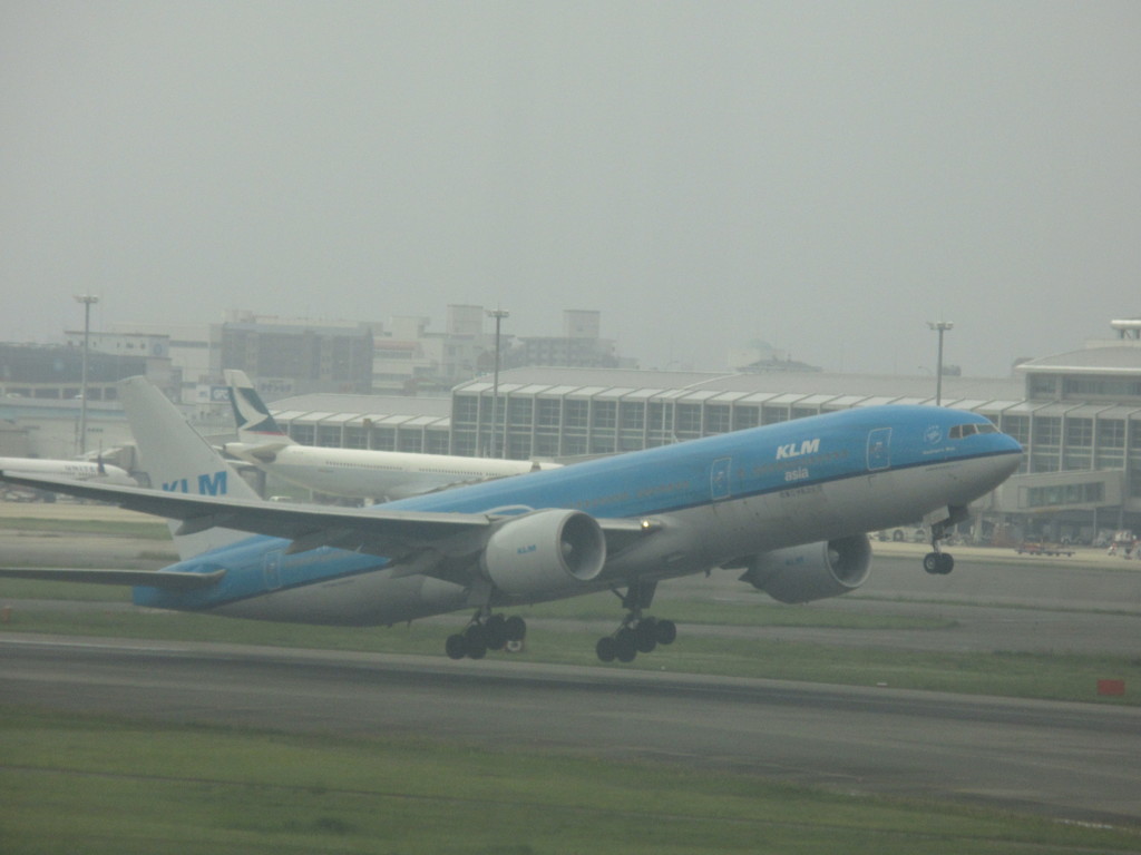 飛ぶＫＬＭ　Ｂ７７７－２００
