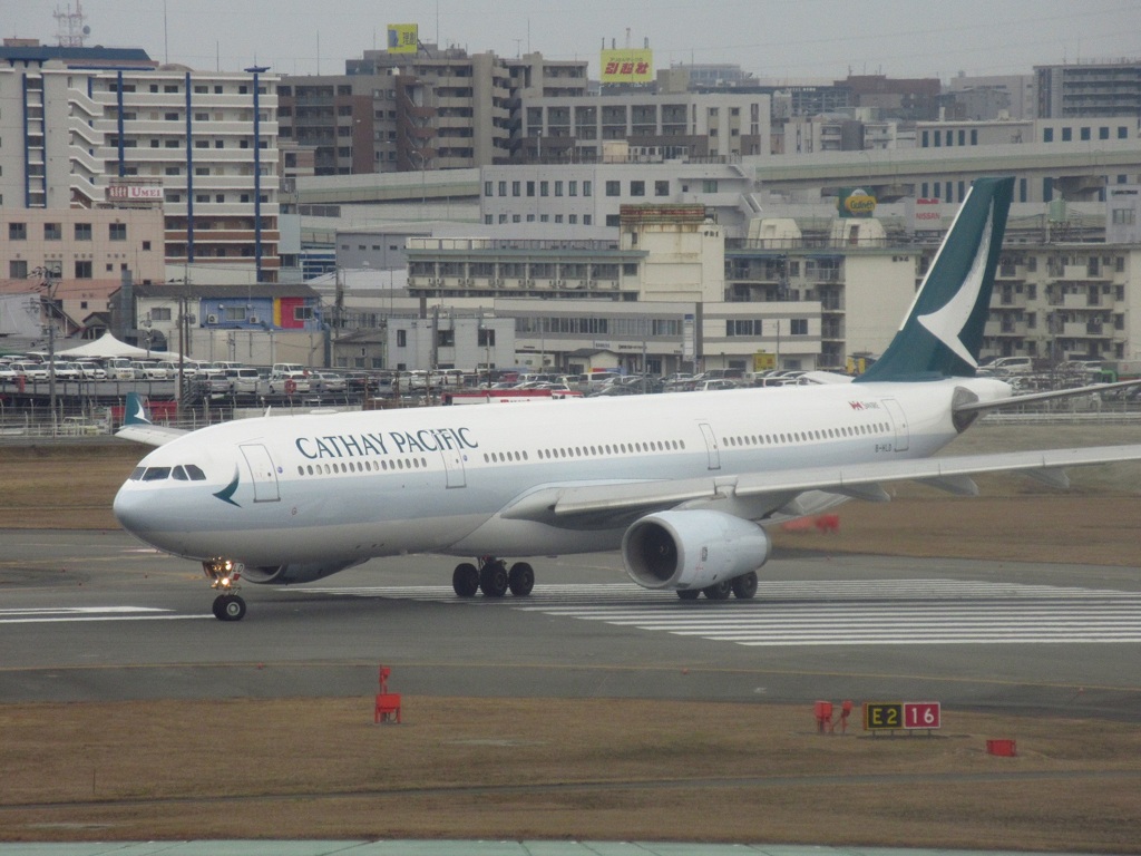 キャセイパシフィックA330新塗装飛来②