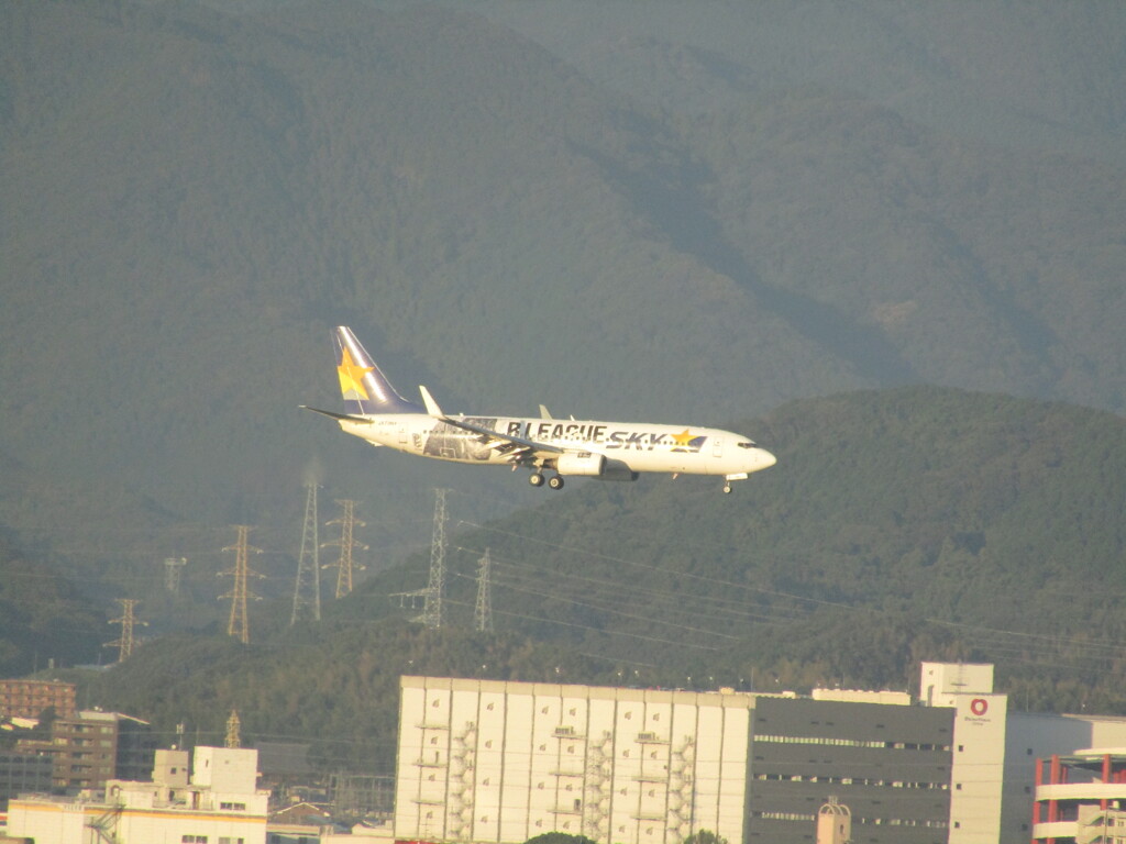 福岡空港へのランディング　博多シティより　⑥