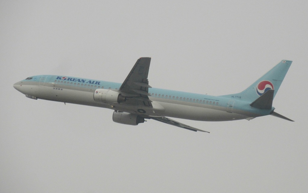 KOREAN AIR  737-900  HL7719