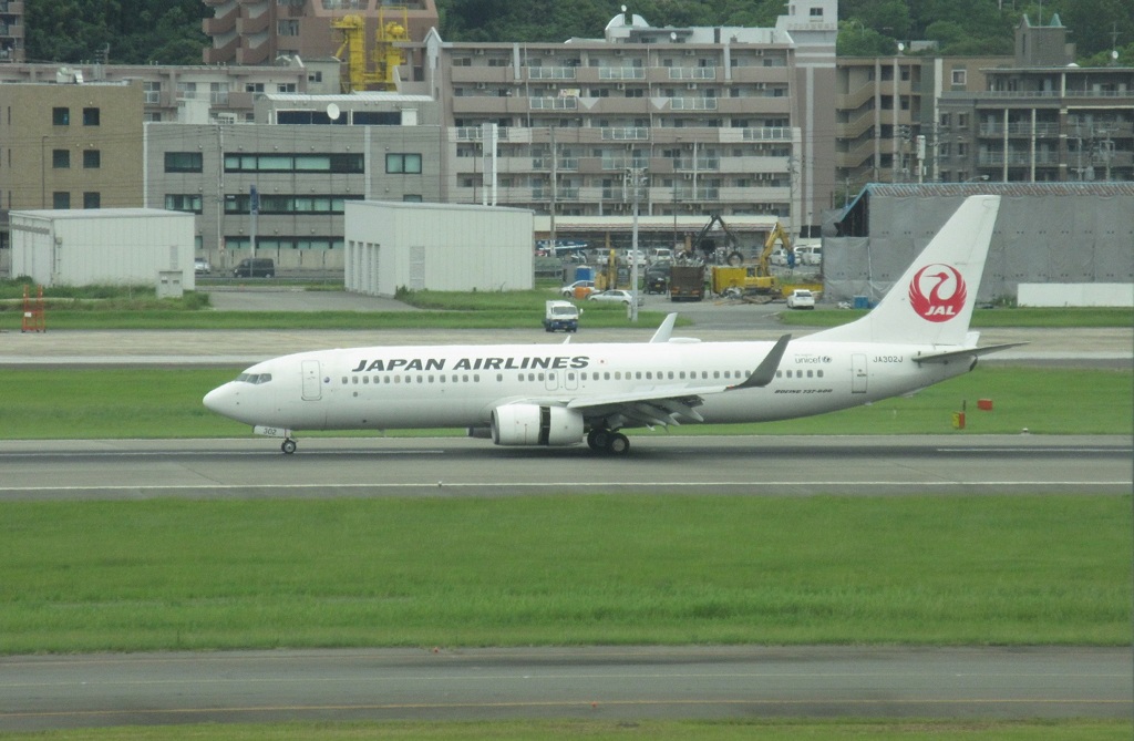 JAL B737-800 JA302J