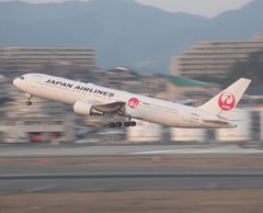 飛ぶJAL614J