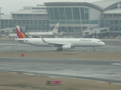 フィリピン航空　A321の到着