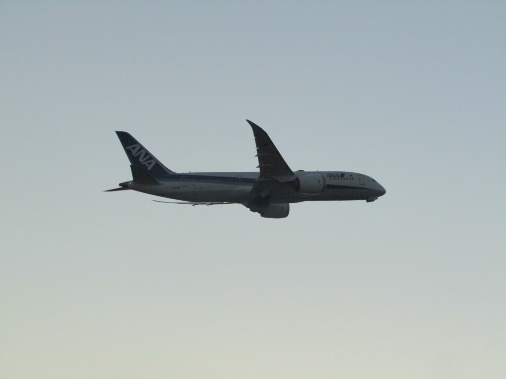 夕暮れの福岡空港にて　④