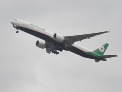 離陸　EVA　B777