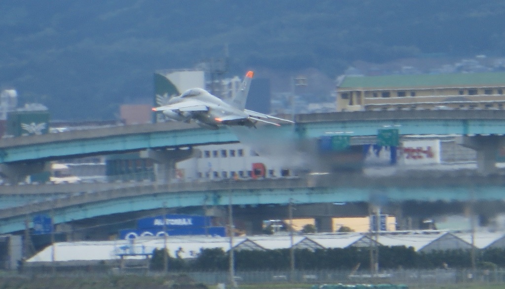 T-4の離陸②