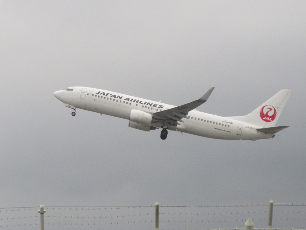 離陸　JAL　B738