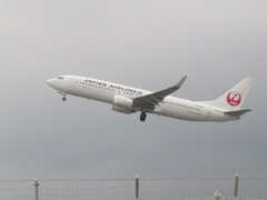 離陸　JAL　B738