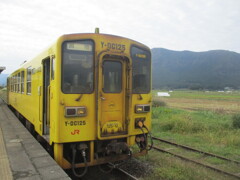 キハ125　赤水駅にて