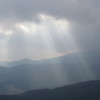 空から差し込む太陽光　②