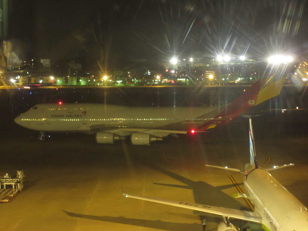 アシアナ　B747-400出発　②