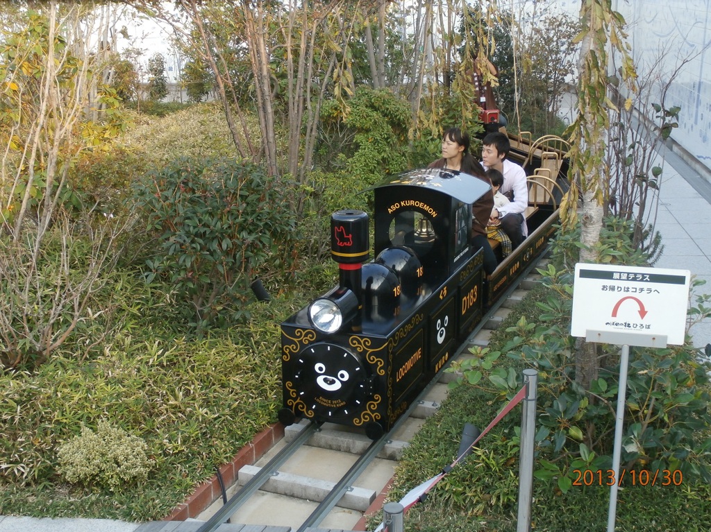 博多シティ屋上のくろ電車