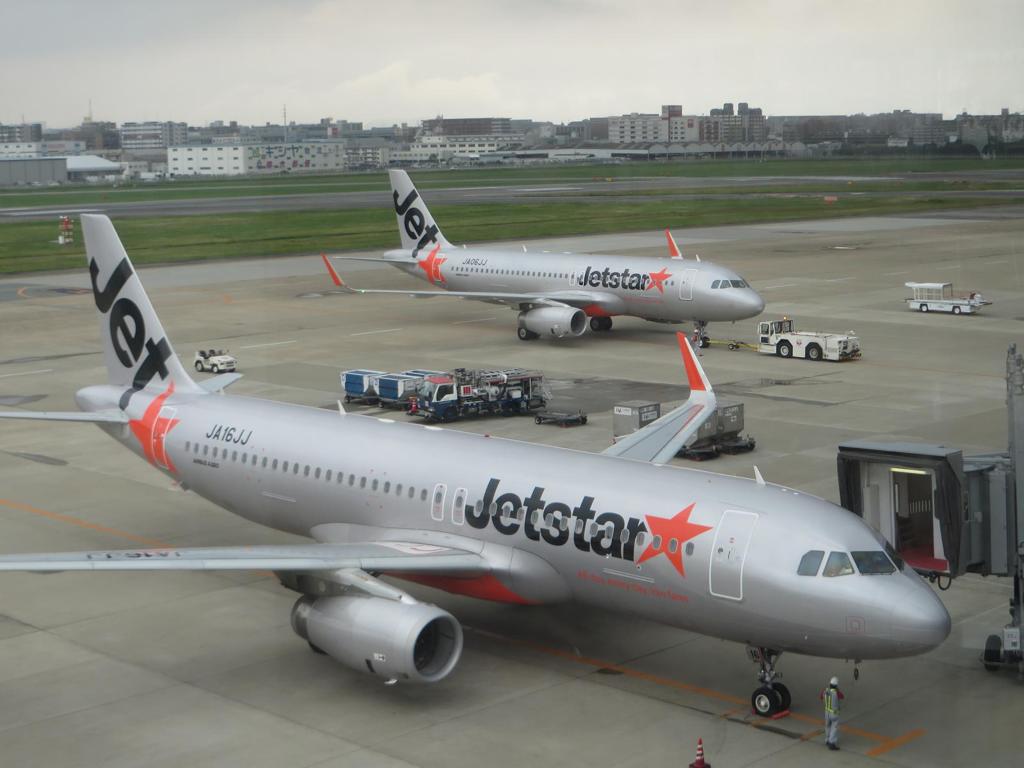 2機のジェットスター