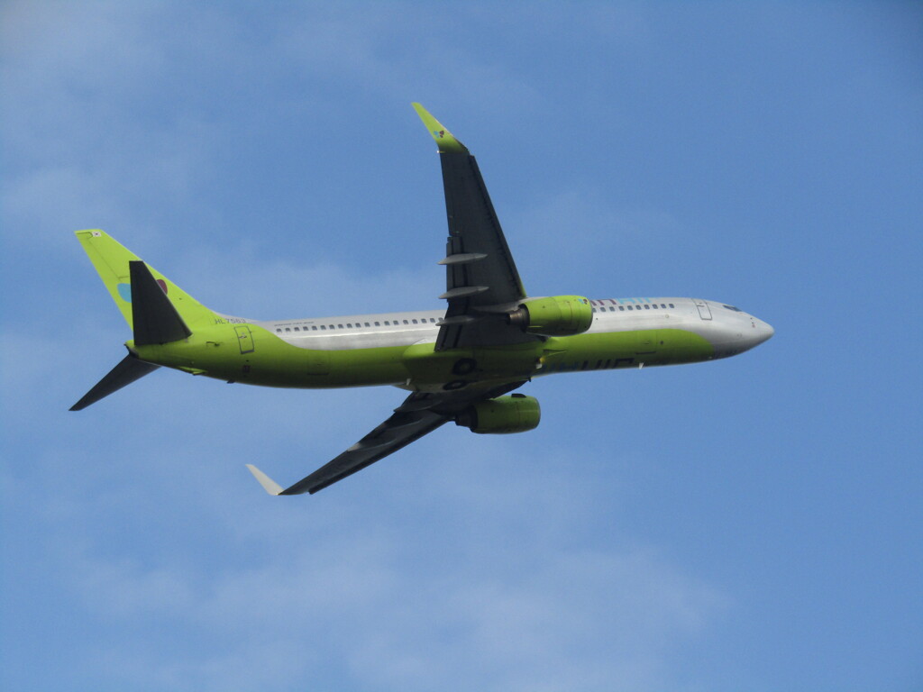 離陸　ジンエアー　福岡空港にて