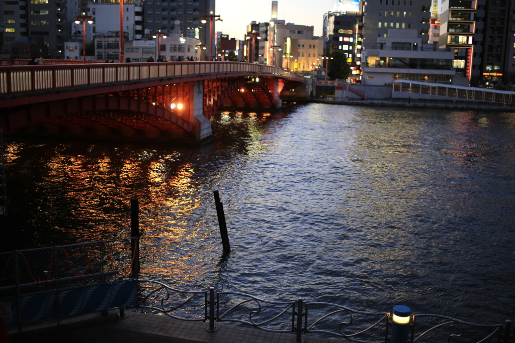 夜の橋