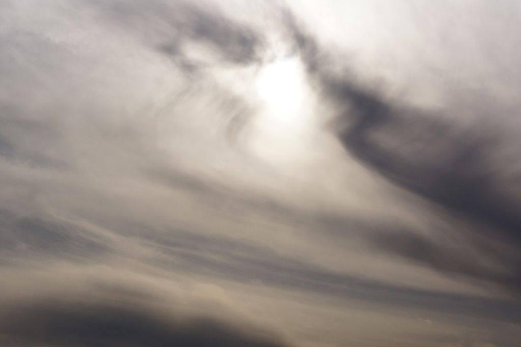 水墨画のような空