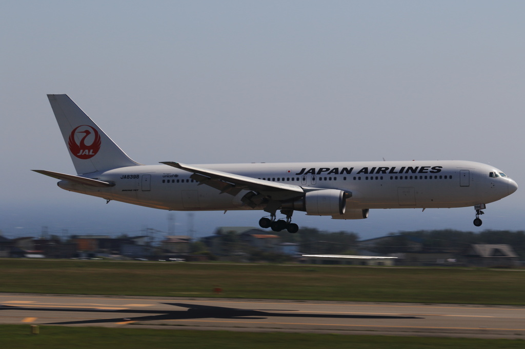 着陸５秒前　～　Boeing 767-346