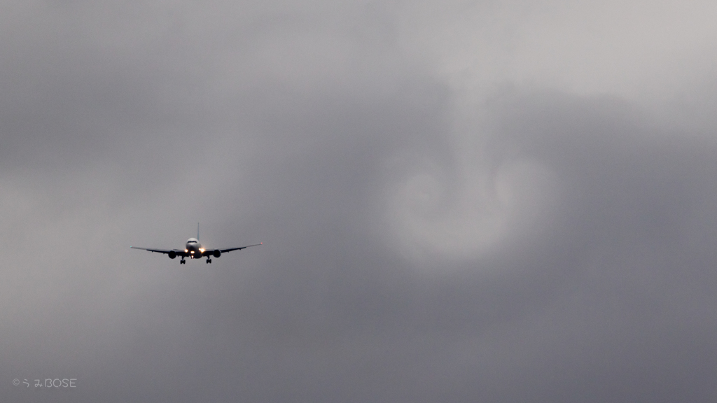 wake turbulence（後方乱気流）