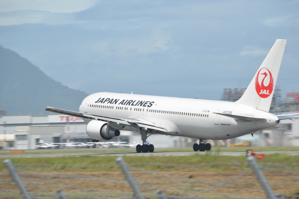 台風明けの松山空港
