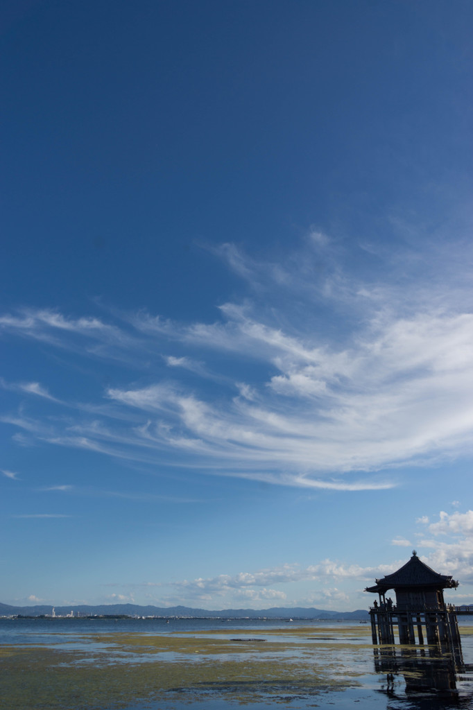 浮御堂の空