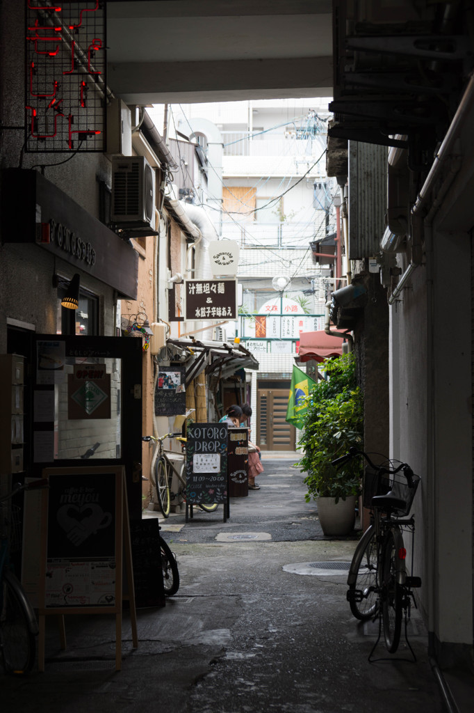 路地裏