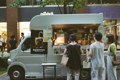 街角スナップ＜女性の買い物＞