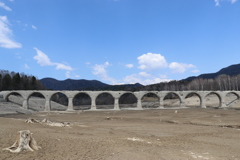 タウシュベツ川橋梁全景