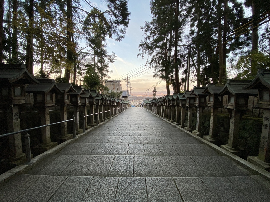 宝山寺夕景