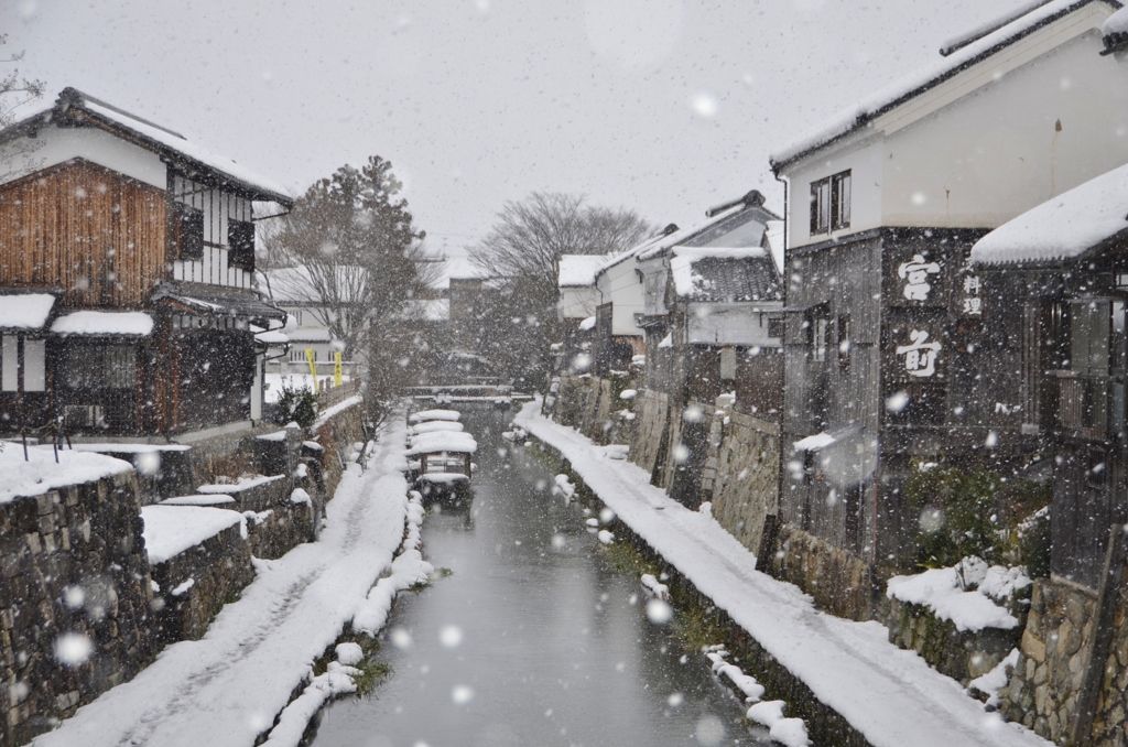 雪の八幡堀