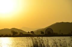 水車のある風景夕暮れ時