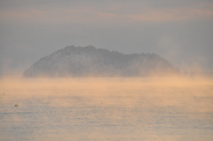 41.霧に浮かぶ竹生島