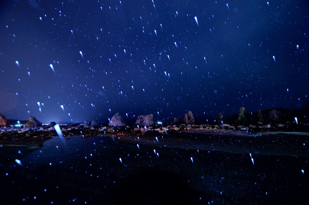 雪の橋杭岩