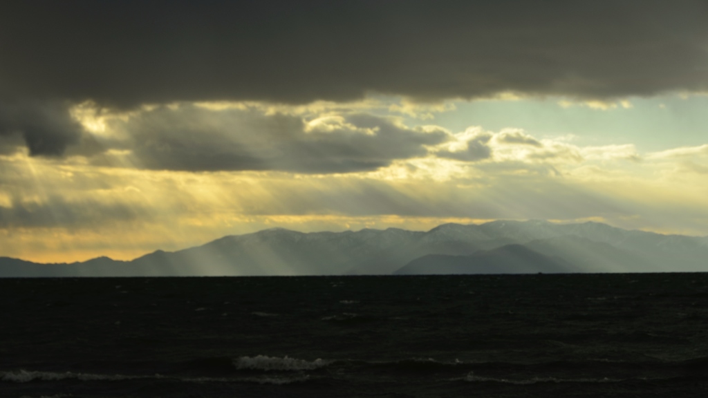 光芒竹生島