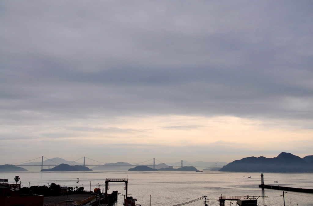 来島海峡の朝