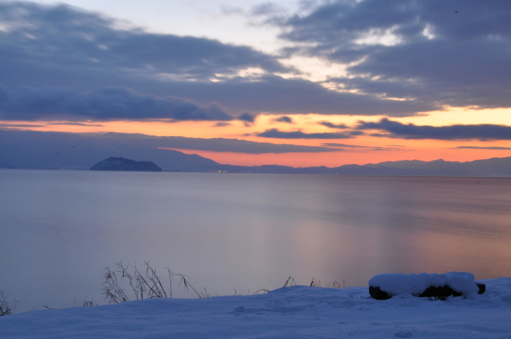 40.琵琶湖の夜明け