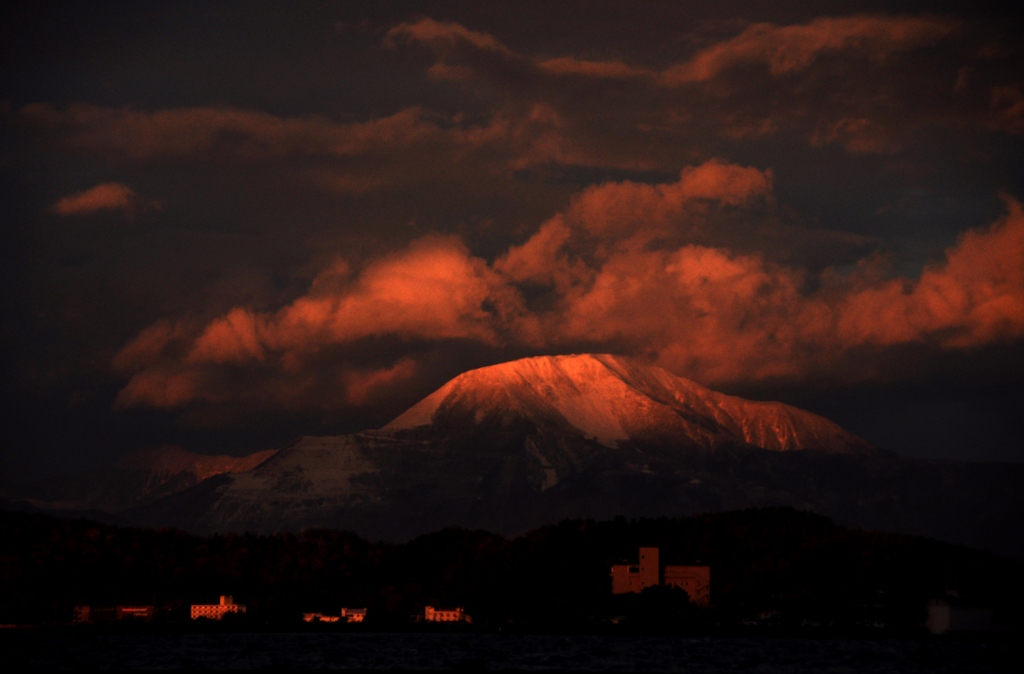 夕照伊吹