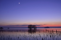 冬至の日の湖北夕景～三日月～