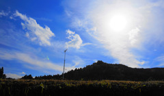 太陽と山