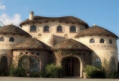 えらそうな村長が出てくるかも・・・