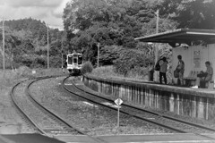 下り列車入線・・・
