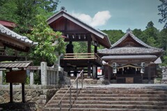 雨宮神社拝殿と十二段舞楽の舞台