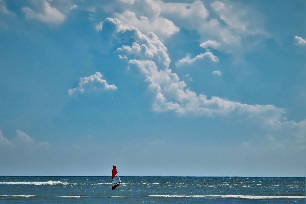 夏の雲と海・・・