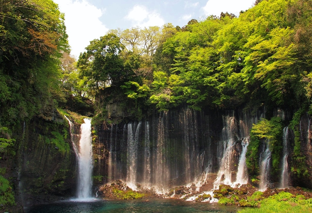 白糸の滝・・・