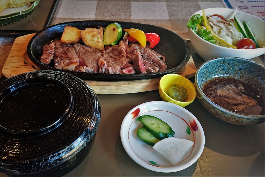 森のレストランでランチ・・・