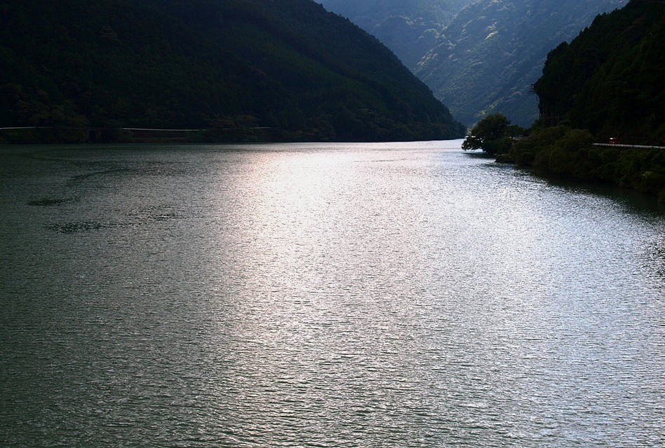山峡の川・・・