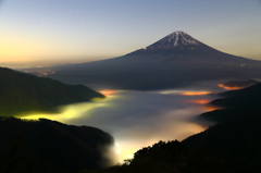 精進湖の灯り