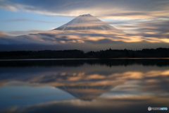 輝く流雲