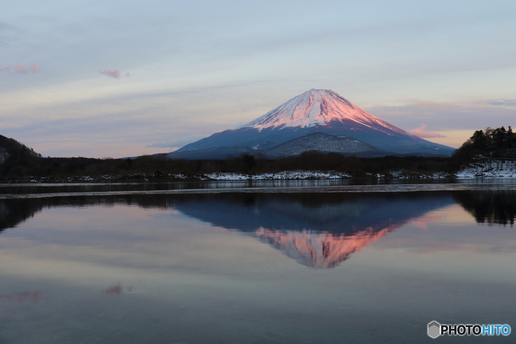 湖畔の紅富士