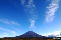 打ち寄せる雲波